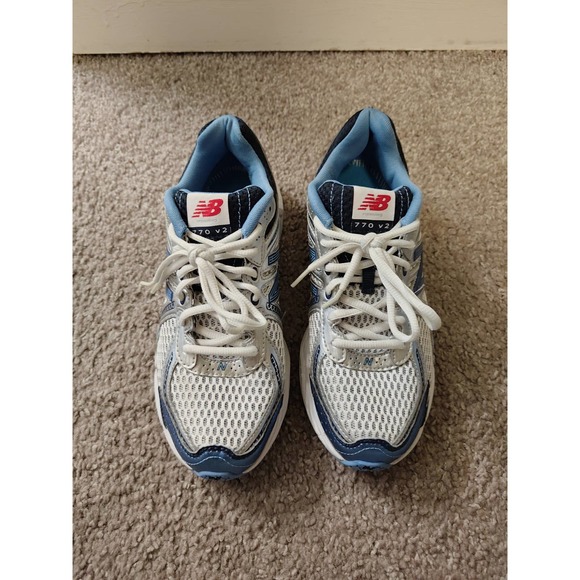 Wmns New Balance 770 V2 Running Shoes - Picture 3 of 6